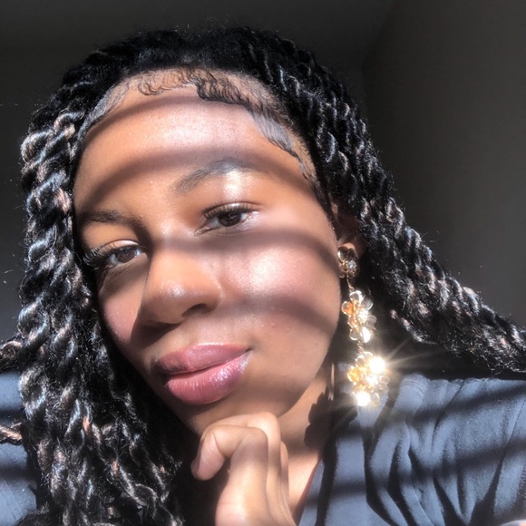 ๐Meet Your Posher, Jami๐ - Picture 15 of 16